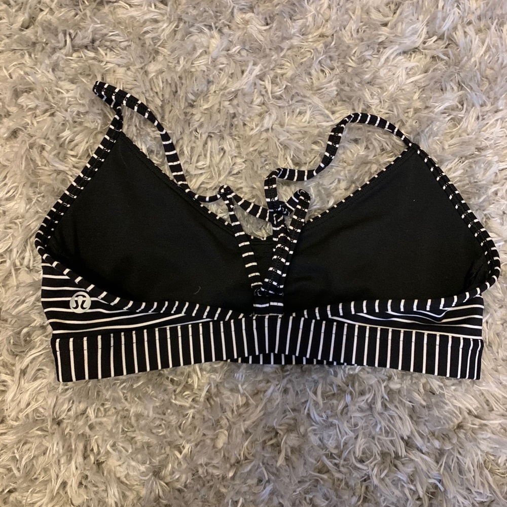 Lululemon sports bra